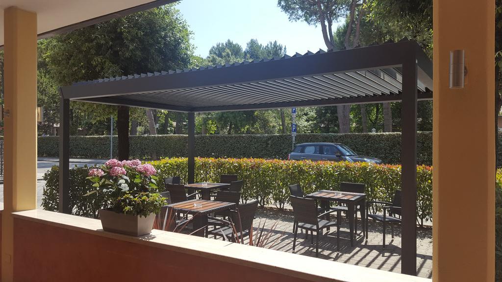 Hotel Sole Eraclea Mare Bagian luar foto